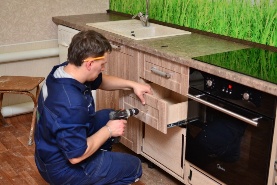 Установщик корпусной мебели