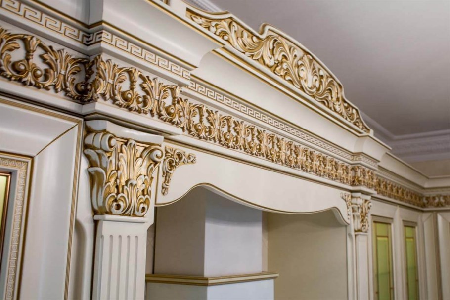 Плинтус мебельный для шкафа