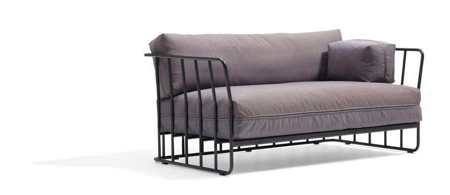 Дизайнерские диваны на металлокаркасе с плетеными подушками