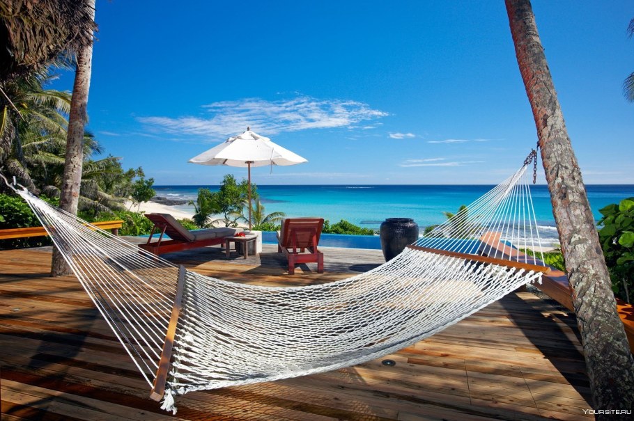 Гамак на пляже
