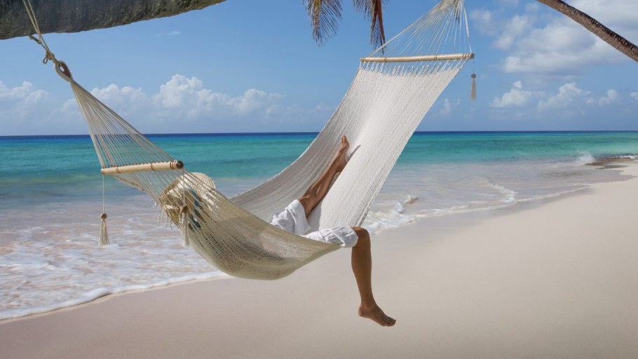 Гамак на пляже