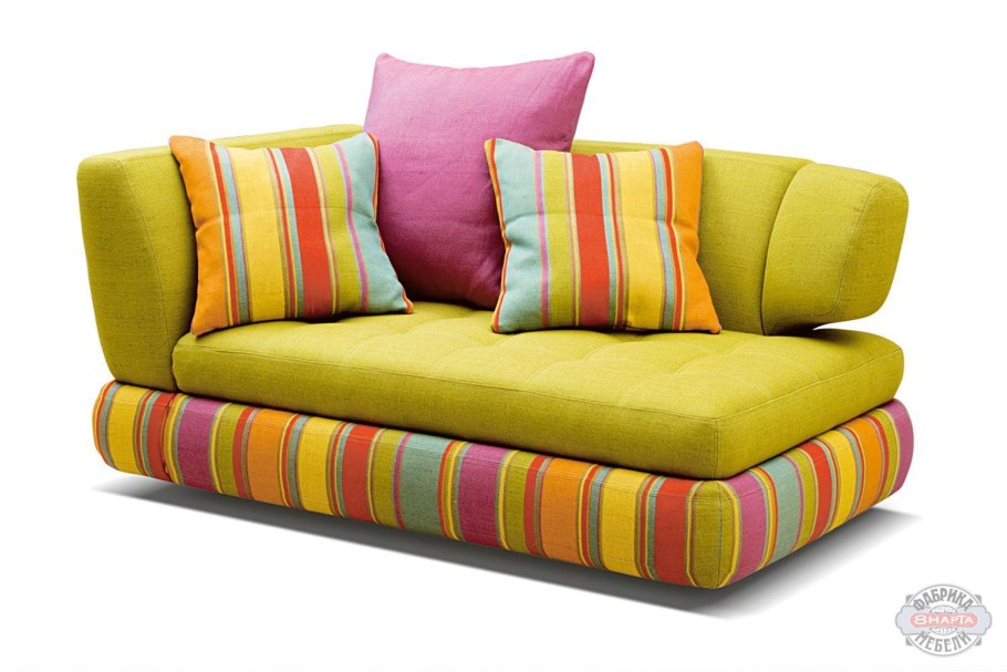 Маленький диванчик