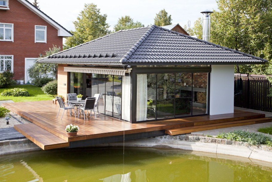 Стеклянная беседка