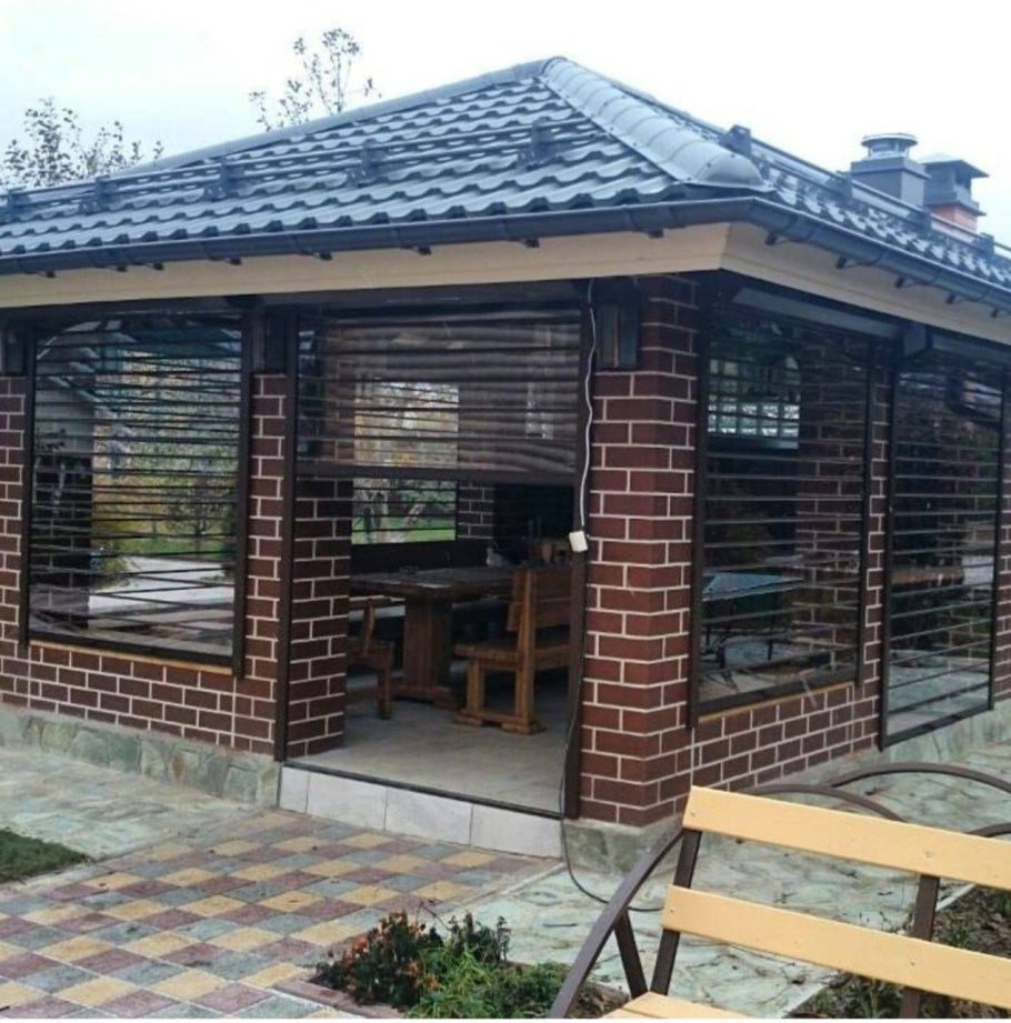 Безрамное остекление барбекю