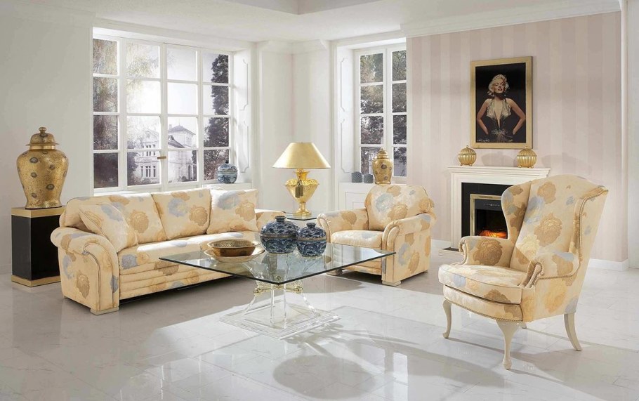 Золотой диван в интерьере