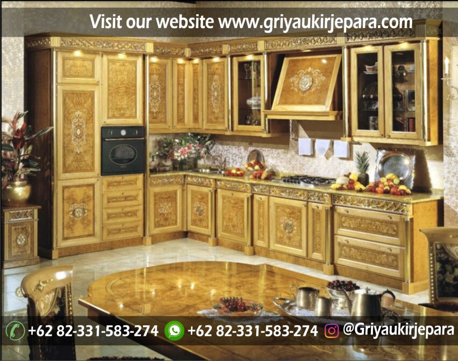 Кухонный гарнитур с позолотой