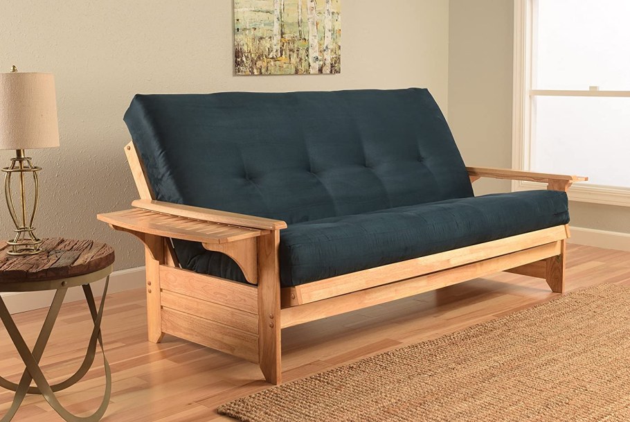 Деревянный диван