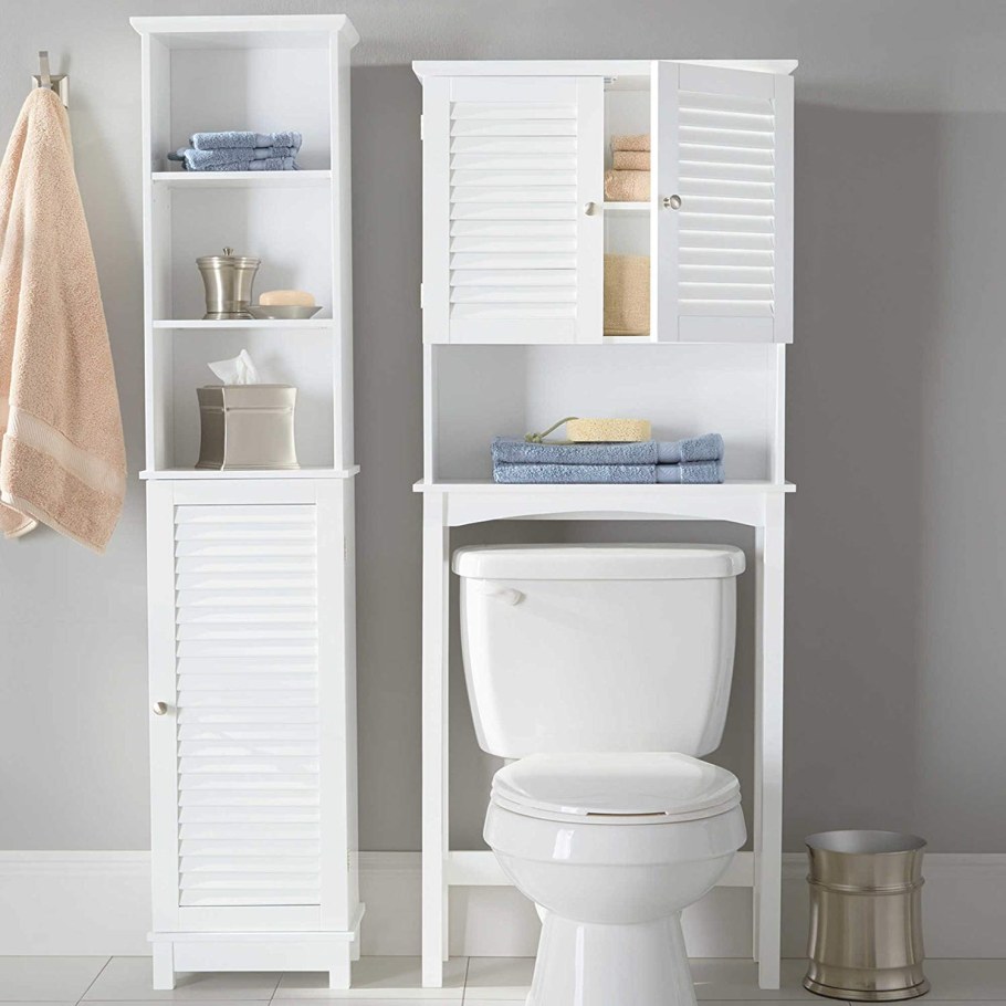 Встроенный шкаф в туалете