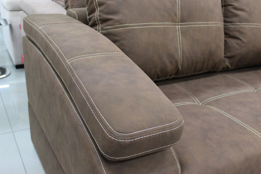 Диван коричневый замшевый