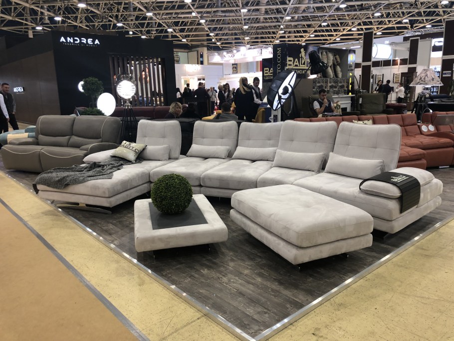 Диван замшевый новый