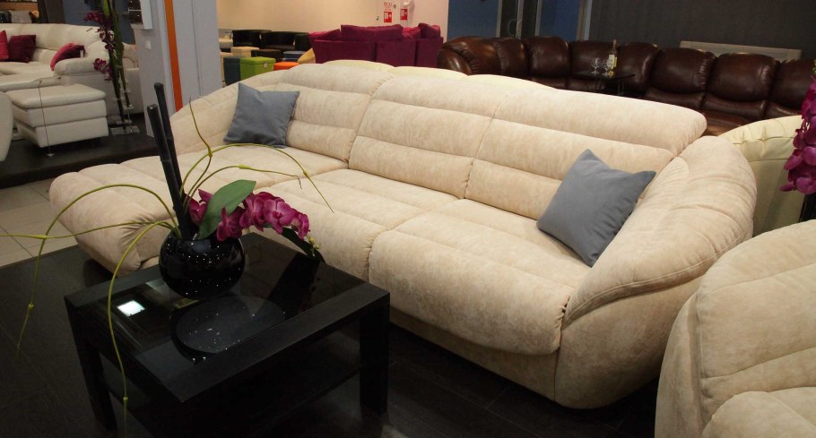 Диван из искусственной замши