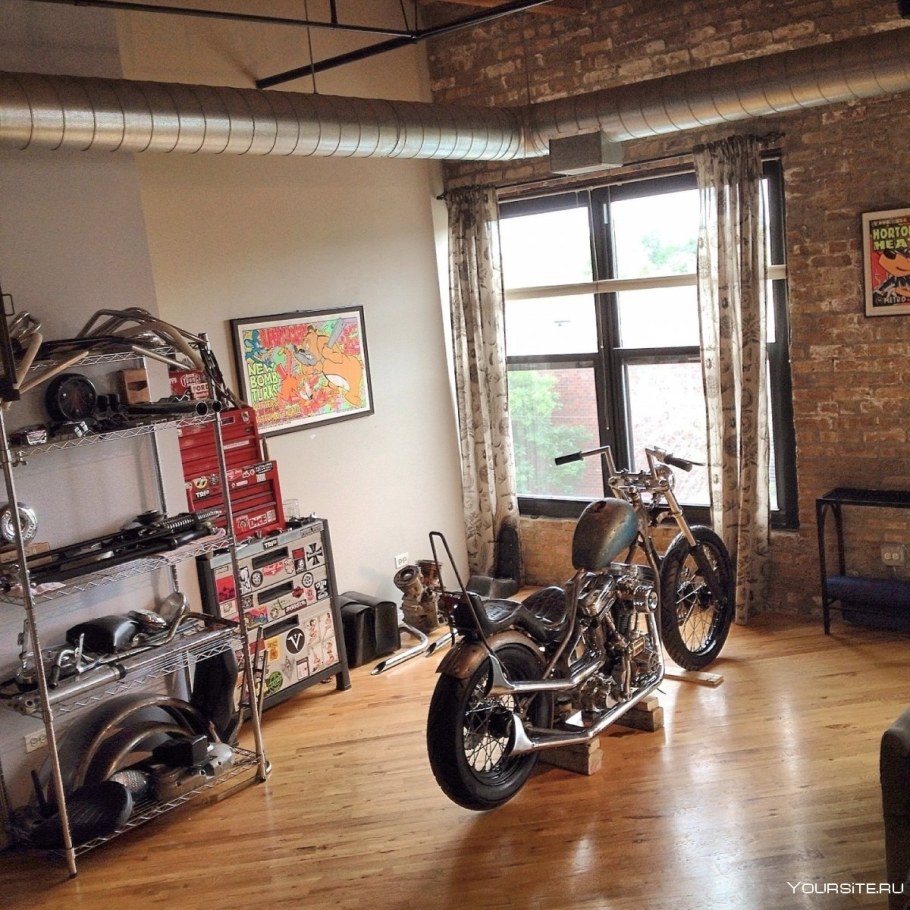 Комната в байкерском стиле