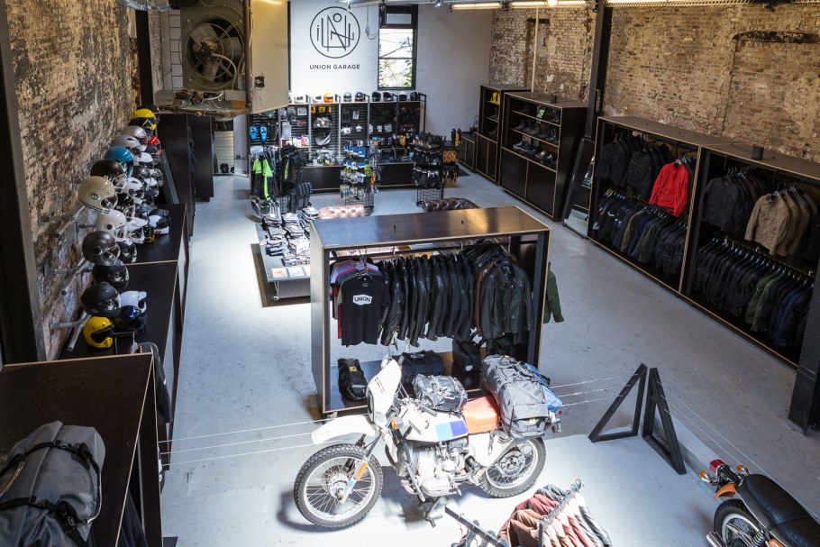 Мужская Берлога в гараже