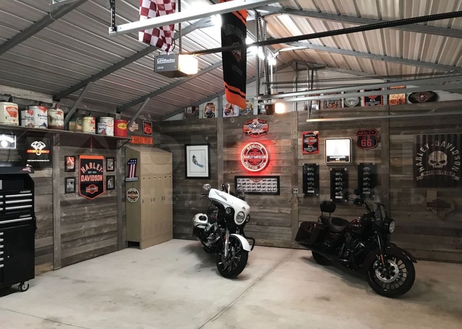 Комната в байкерском стиле