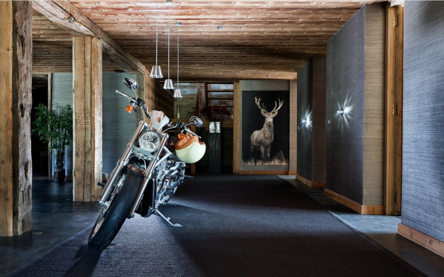 Timothy Oulton бар