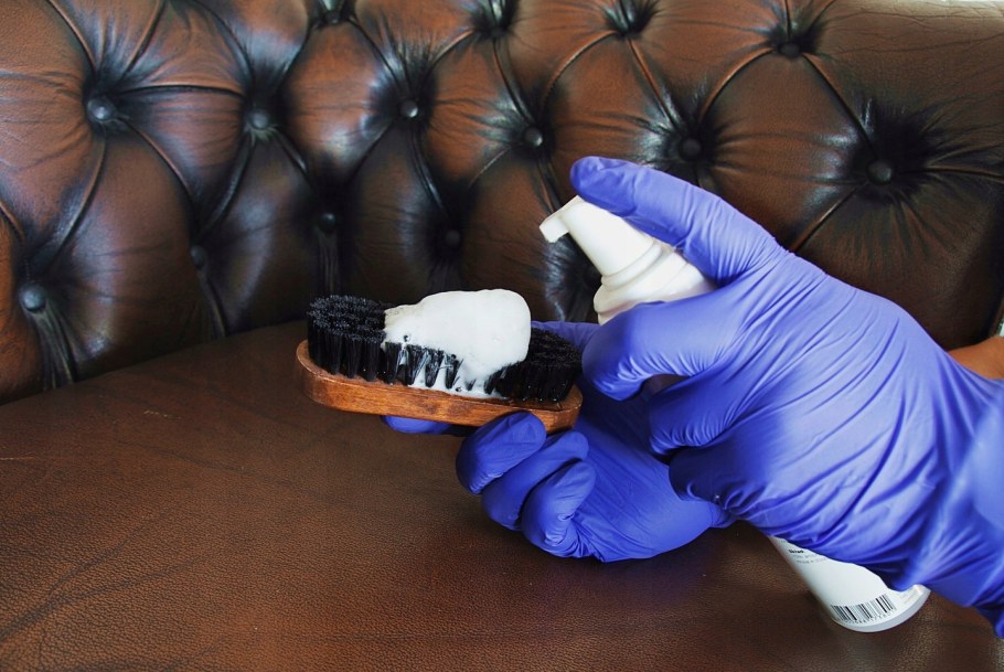 Химчистка кожаного дивана