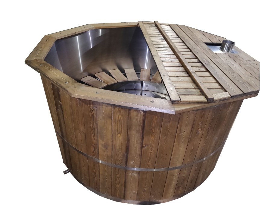 Небольшой бассейн в бане