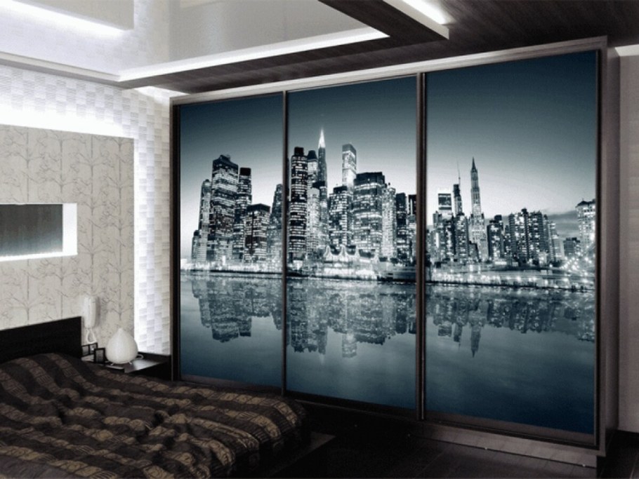 Черно белая фотопечать на шкаф купе