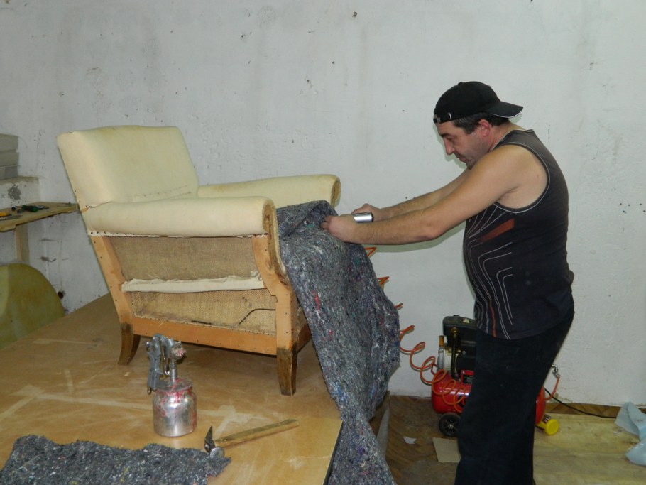 Обивка мягкой мебели до и после