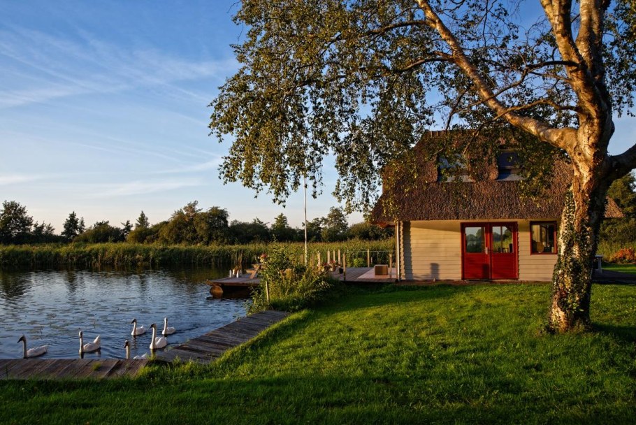 Дом у реки (River Cottage)