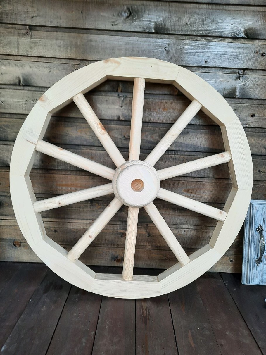 Колесо в декоре