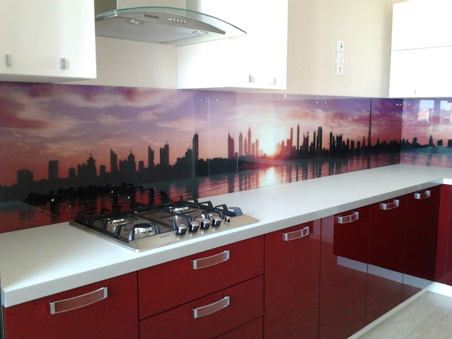 Укладка плитки на кухне фартук