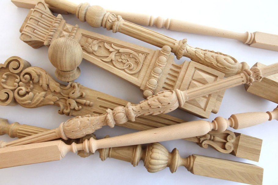 Необычные столы из дерева