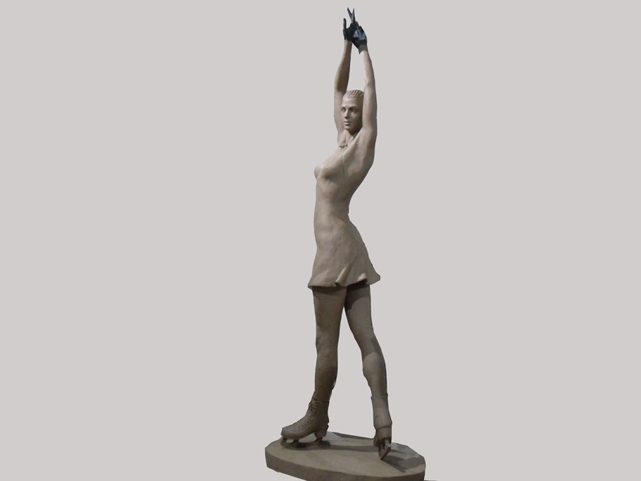 Статуя фигуристки