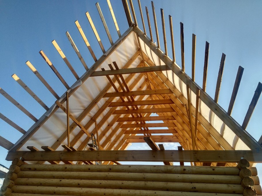 Крепление стропильной системы двухскатной