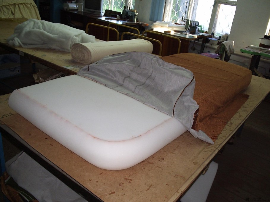 Перетянуть старый диван