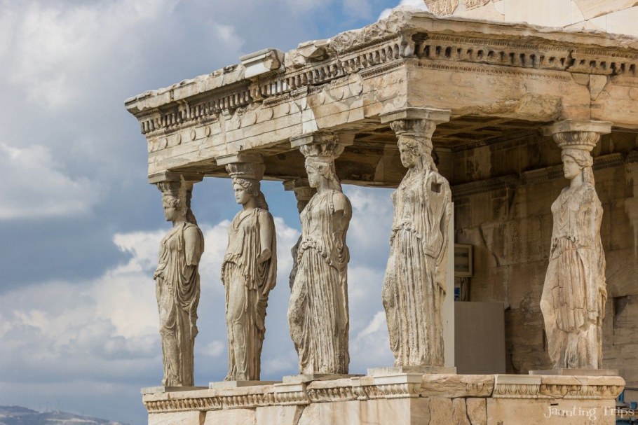Кариатиды храма Эрехтейон Афины Греция