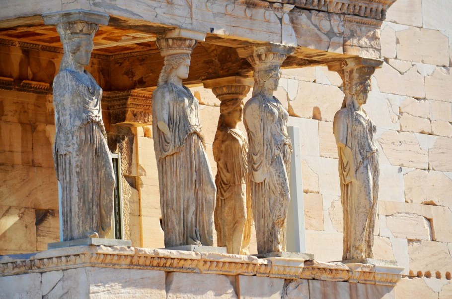 Эрехтейон в афинском Акрополе