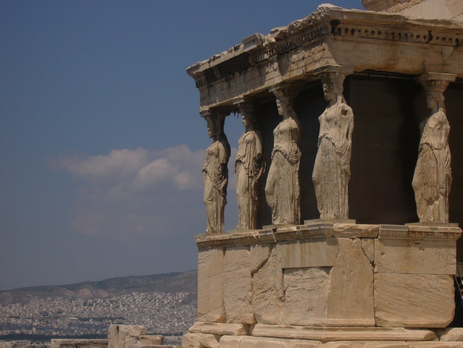 Эрехтейон в афинском Акрополе