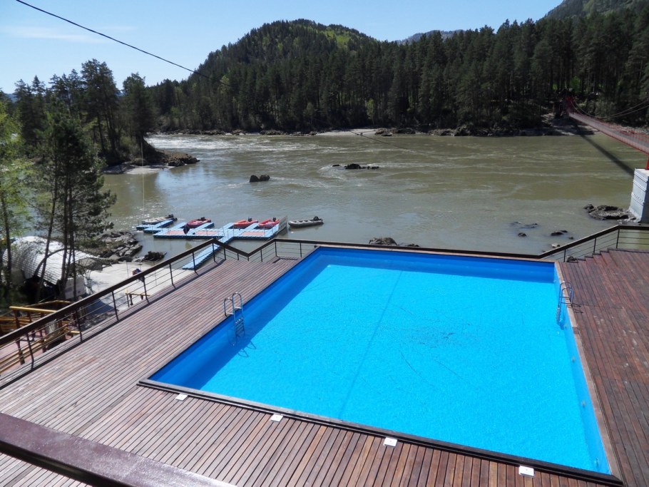 Бассейны на Алтае Чемал