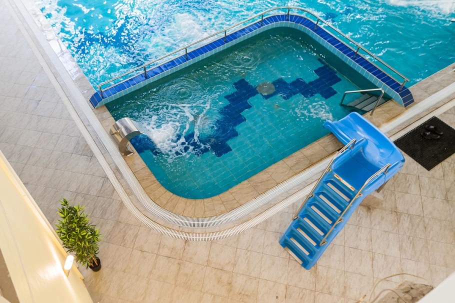 Баден Баден бассейн