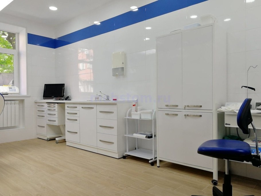 Столик анестезиолога (дм-6-010-04)