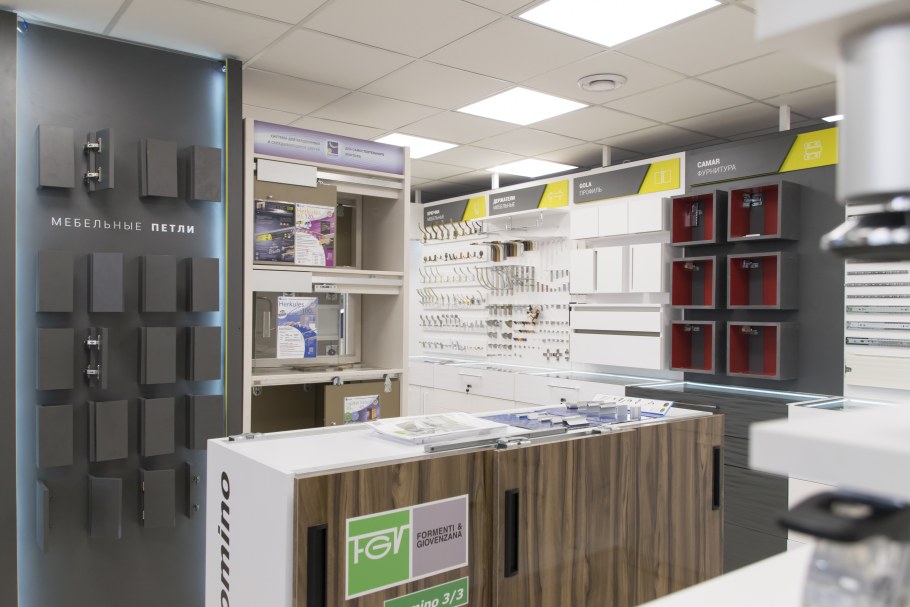 Рокада мед логотип