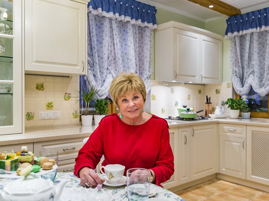 Ангелина-200 кухонный гарнитур ночь Марино/белый глянец