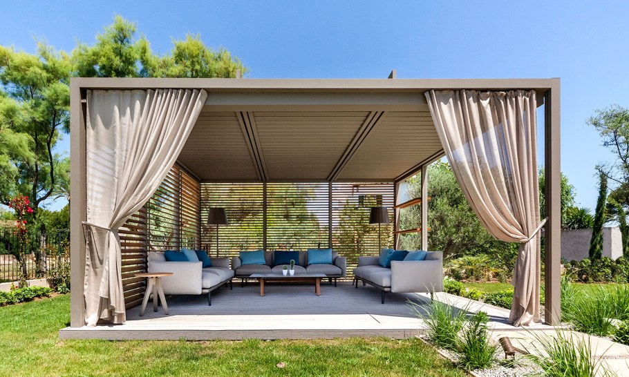 Пергола патио с мангалом