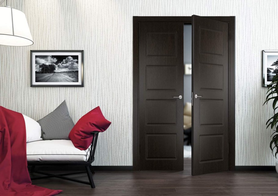 Белые двери в интерьере