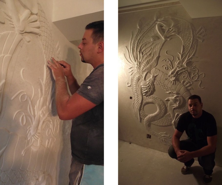 Барельеф из штукатурки на стене