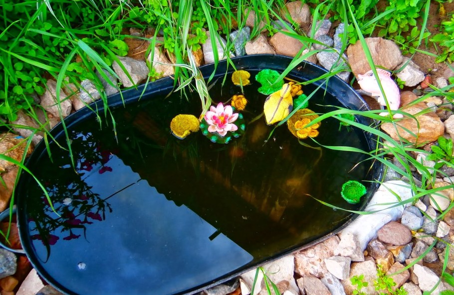 Бассейн из ванны на даче