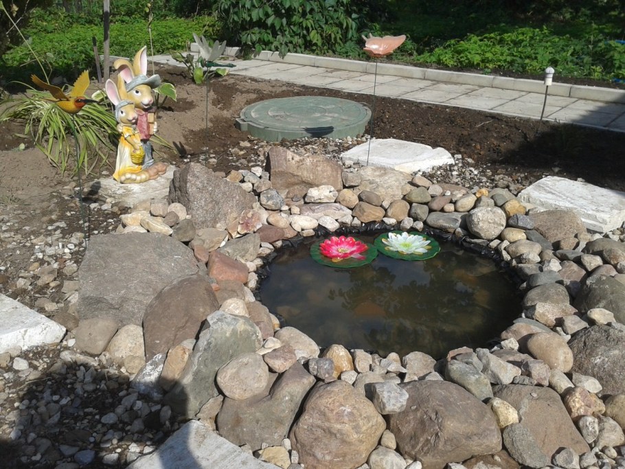 Бассейн из старой ванной