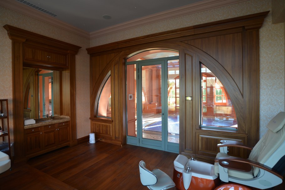 Раздвижные двери в арку