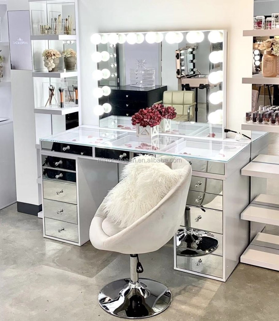 Столик для макияжа хофф