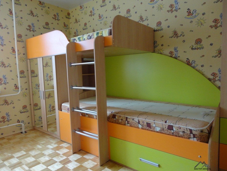 Двухъярусная кровать со шкафом