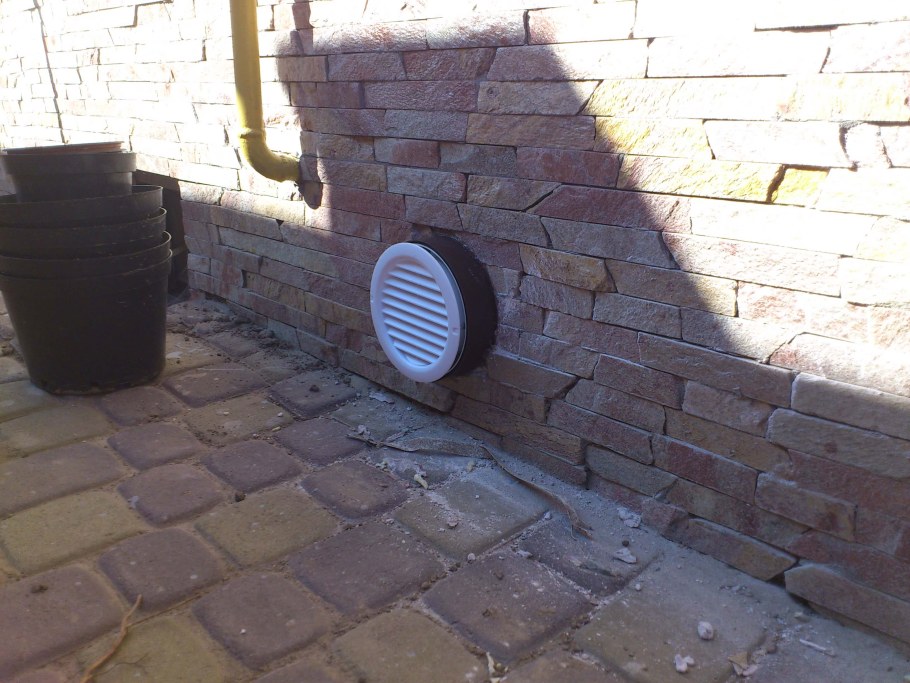 Дверцы для продухов в фундаменте