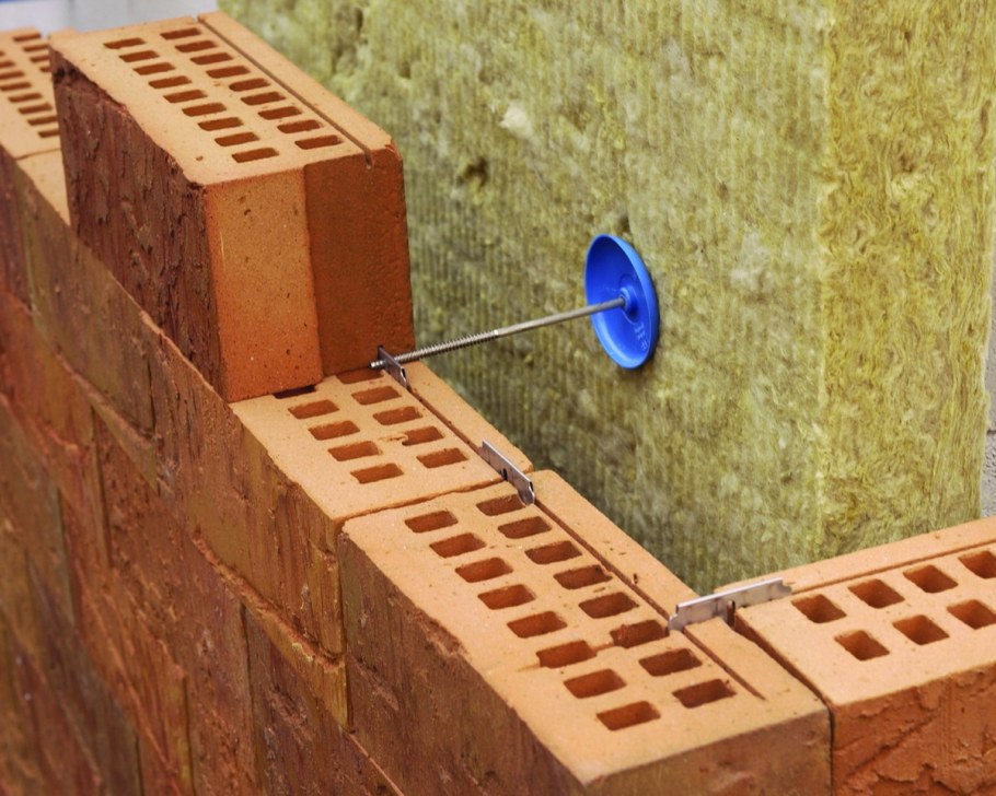 Решетки на цокольные продухи