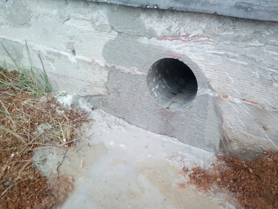 Заглушки для продухов в фундаменте 100 мм регулируемые