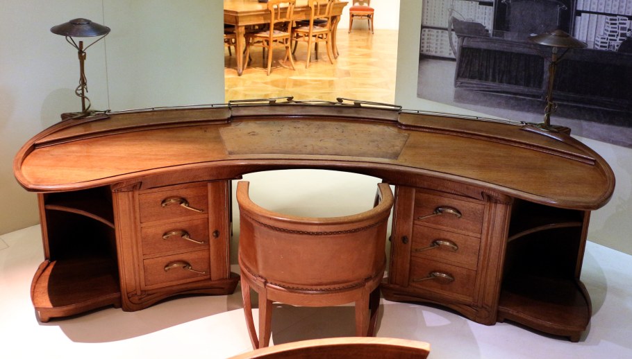 Диван буквой п